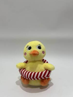 तैराकी के छल्ले के साथ बाएं और दाएं हिलते हुए बत्तख को रिकॉर्ड करना और दोहराना